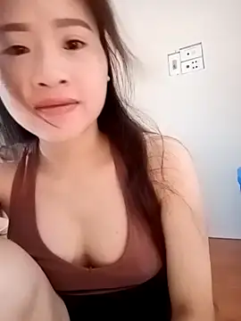 tuongvycute online show from 10/19/25, 01:50
