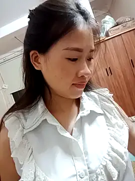 tuongvycute online show from 10/19/25, 01:56