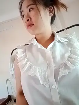 tuongvycute online show from 10/23/25, 03:28