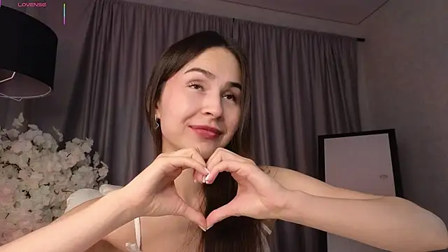 Snapshot of LionKierra chatting on 10/19/25, 02:45 LionKierra online show from 10/19/25, 02:45
