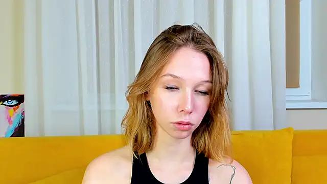 Snapshot of LilyVoise chatting on 10/11/25, 02:59 LilyVoise online show from 10/11/25, 02:59