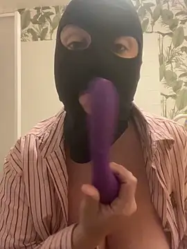 Snapshot of cochonnesoumise12 chatting on 10/28/25, 08:44 cochonnesoumise12 online show from 10/28/25, 08:44