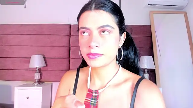 Snapshot of LittleVaale chatting on 03/21/26, 11:48 LittleVaale online show from 03/21/26, 11:48