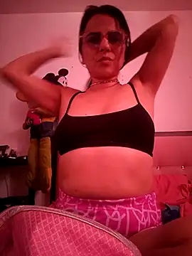 Snapshot of Soffy76 chatting on 10/18/25, 01:56 Soffy76 online show from 10/18/25, 01:56