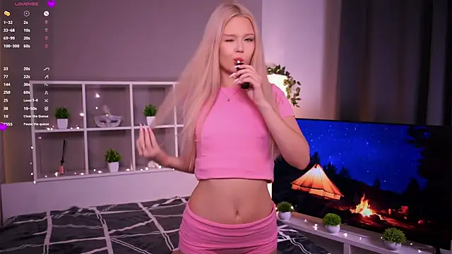 KaryTasch online show from 11/21/25, 09:13