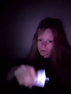 Snapshot of OpheliaMills chatting on 10/17/25, 07:27 OpheliaMills online show from 10/17/25, 07:27