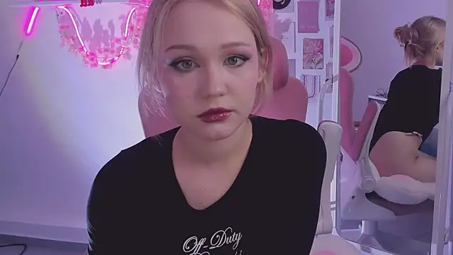 SweetCutie19 online show from 10/22/25, 07:46