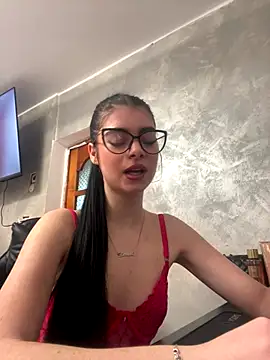 Snapshot of MissHerra2 chatting on 11/26/25, 12:17 MissHerra2 online show from 11/26/25, 12:17