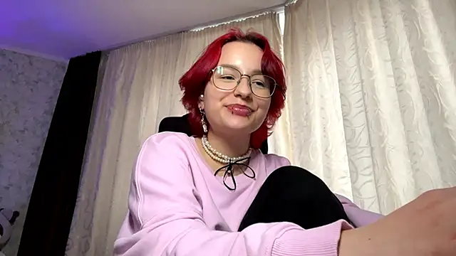 Snapshot of TheaBertch chatting on 10/11/25, 01:20 TheaBertch online show from 10/11/25, 01:20