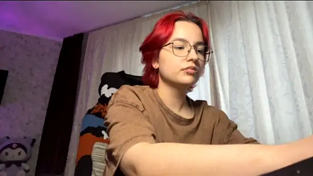 Snapshot of TheaBertch chatting on 10/12/25, 02:16 TheaBertch online show from 10/12/25, 02:16