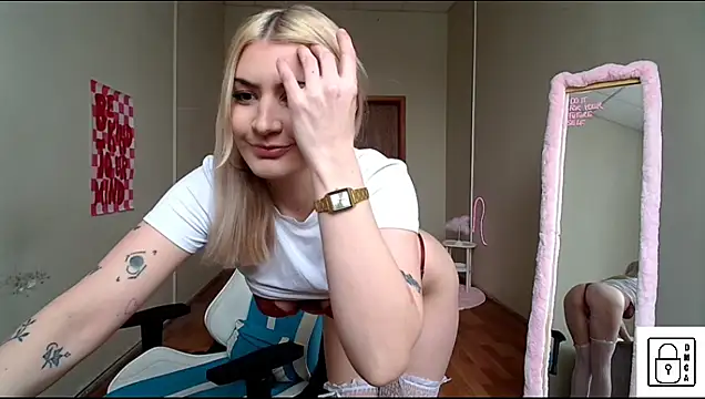 Snapshot of LizzyCumm chatting on 02/19/26, 10:33 LizzyCumm online show from 02/19/26, 10:33