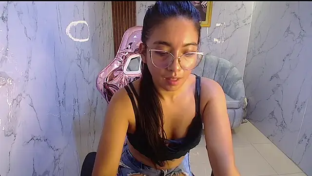 Snapshot of danna_sweet_s chatting on 10/18/25, 08:42 danna sweet s online show from 10/18/25, 08:42