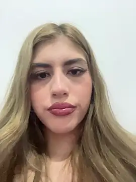 AlessiaLuxx online show from 08/05/26, 01:19