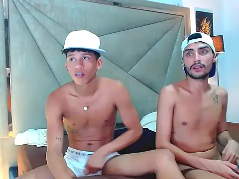 Owen valentin online show from 10/21/25, 03:29