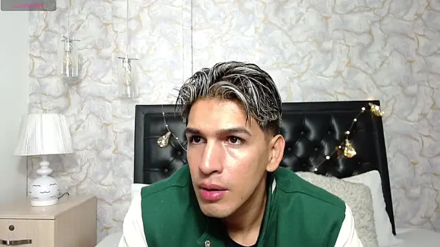 Snapshot of MathiasTaylorr chatting on 10/24/25, 03:36 MathiasTaylorr online show from 10/24/25, 03:36