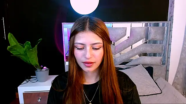 Snapshot of viky_evanss chatting on 10/14/25, 07:25 viky evanss online show from 10/14/25, 07:25