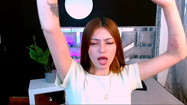 Snapshot of viky_evanss chatting on 10/15/25, 07:03 viky evanss online show from 10/15/25, 07:03