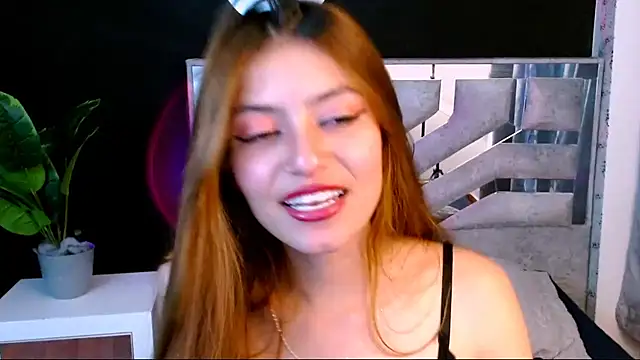 Snapshot of viky_evanss chatting on 11/04/25, 07:13 viky evanss online show from 11/04/25, 07:13