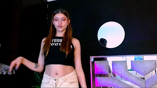 Snapshot of viky_evanss chatting on 11/25/25, 06:30 viky evanss online show from 11/25/25, 06:30