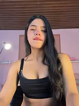 LunaMoore Pink online show from 07/15/26, 12:21
