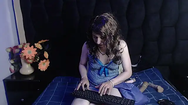 Kylie Bloom online show from 11/10/25, 09:03