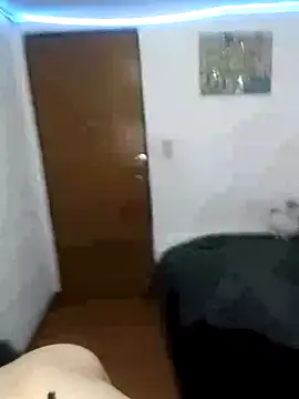 Snapshot of issa_bunny chatting on 10/12/25, 03:16 issa bunny online show from 10/12/25, 03:16