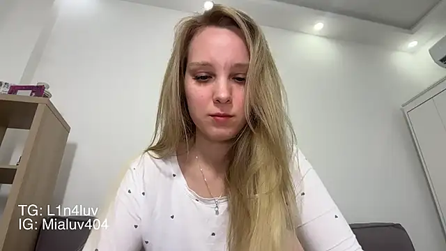 AIicaparkerc online show from 07/23/26, 07:12