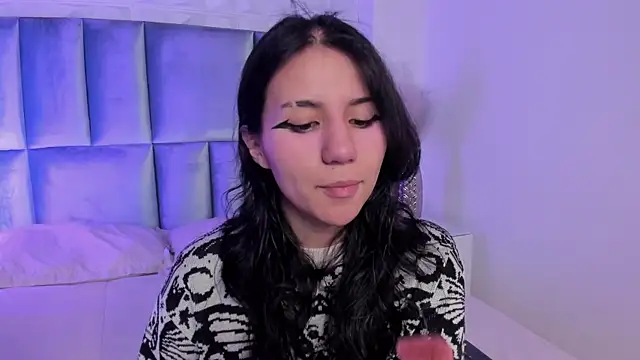 HollyPeach online show from 05/14/26, 07:42