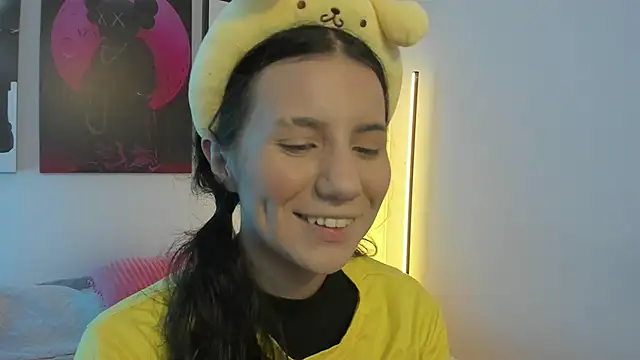 HollyPeach online show from 06/03/26, 07:41