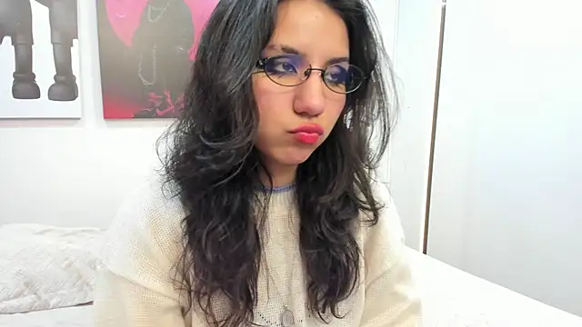 HollyPeach online show from 06/10/26, 07:35