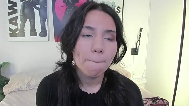 HollyPeach online show from 06/16/26, 07:27