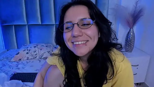 HollyPeach online show from 07/28/26, 08:52