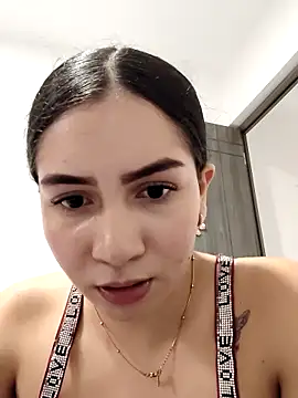 sophia salazar18 online show from 10/19/25, 10:10