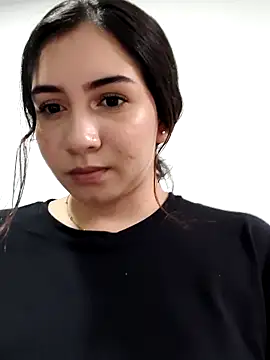 sophia salazar18 online show from 10/28/25, 09:06