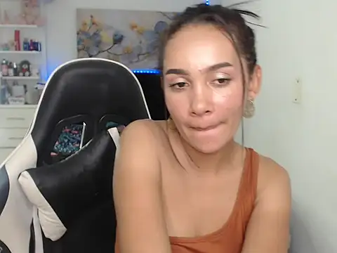 moon1 95 online show from 10/28/25, 05:00