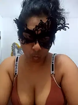 Expose Queen online show from 05/24/26, 06:13