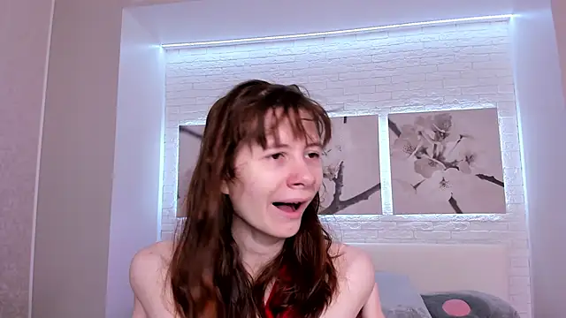 EvelynJin  online show from 11/04/25, 10:14