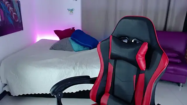 skarlett222 online show from 11/12/25, 12:44