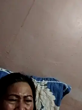 Snapshot of merr_ann123 chatting on 10/26/25, 01:28 merr ann123 online show from 10/26/25, 01:28