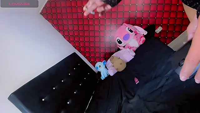 Onassis Gill online show from 10/13/25, 04:40