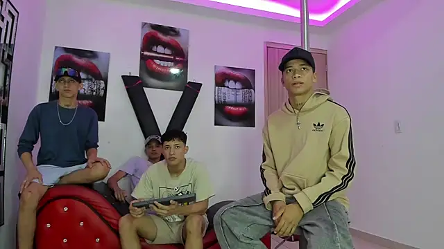 Snapshot of EMPIRE_BOYS1 chatting on 11/24/25, 07:24 EMPIRE BOYS1 online show from 11/24/25, 07:24