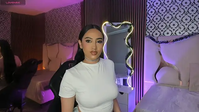 BEELLA TAY1 online show from 11/27/25, 01:46