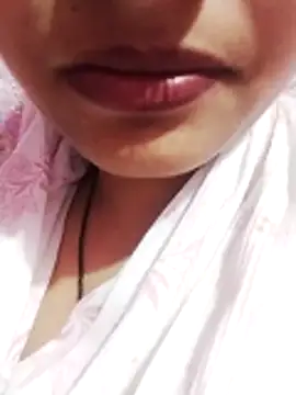 Snapshot of kiara-simmi chatting on 11/02/25, 11:01 kiara-simmi online show from 11/02/25, 11:01