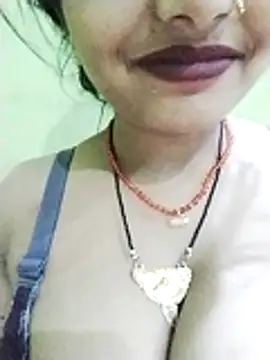 Snapshot of kiara-simmi chatting on 11/10/25, 04:28 kiara-simmi online show from 11/10/25, 04:28