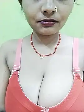 Snapshot of kiara-simmi chatting on 11/14/25, 01:21 kiara-simmi online show from 11/14/25, 01:21