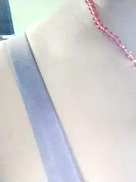 Snapshot of kiara-simmi chatting on 11/23/25, 01:27 kiara-simmi online show from 11/23/25, 01:27