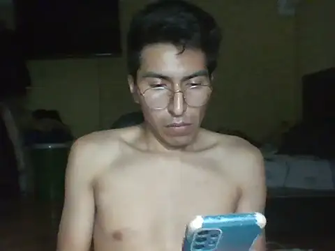 Snapshot of Rizz_Latino chatting on 11/15/25, 11:18 Rizz Latino online show from 11/15/25, 11:18