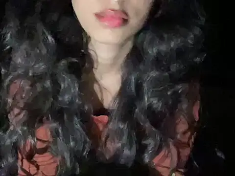 Snapshot of youngriri2 chatting on 10/18/25, 09:26 youngriri2 online show from 10/18/25, 09:26