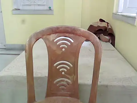 Snapshot of Model_Srinika chatting on 10/31/25, 04:02 Model Srinika online show from 10/31/25, 04:02