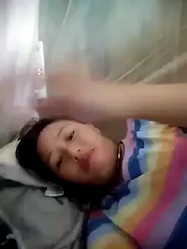 Snapshot of Yanmey chatting on 10/15/25, 09:04 Yanmey online show from 10/15/25, 09:04